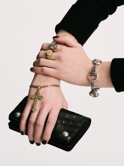 ANTIDOTE BUYERS CLUB 「Engraved Horse Bit Bracelet