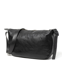 CALEE - STUDS LEATHER SHOULDER POUCH (BLACK) / スタッズ