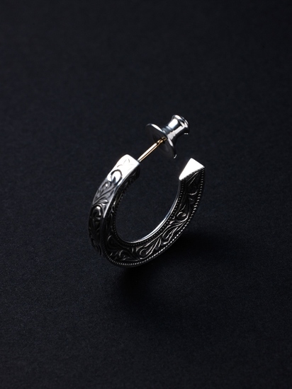 ANTIDOTE BUYERS CLUB 「Engraved Triangle Earring」 SILVER950製 ピアス