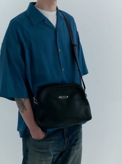 CALEE ブラック レザー バッグ CALEE - STUDS LEATHER SHOULDER BAG ＜REGULAR＞ (BLACK