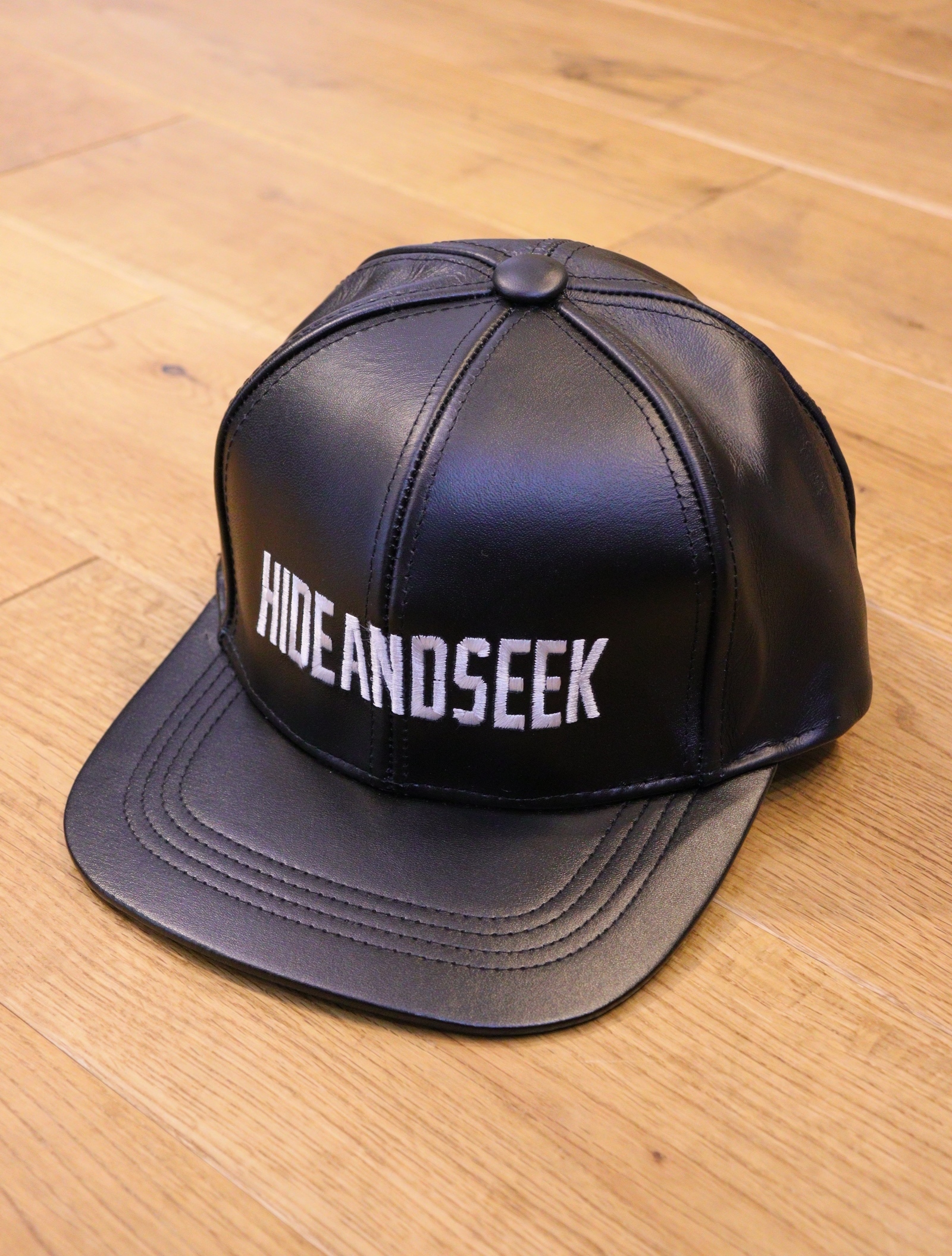 HIDEANDSEEK 「Logo Baseball CAP (Leather)」 レザーベースボールキャップ