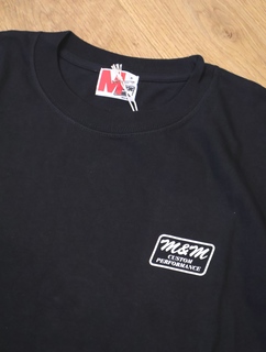 M&M CUSTOM PERFORMANCE 「Chipsaw Tee」 プリントティーシャツ